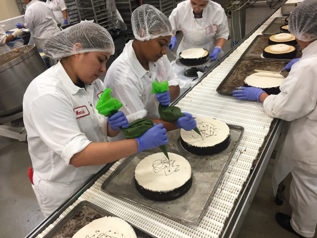 Refugees Resettled In Chicago Help Make Its Most Famous Cheesecake