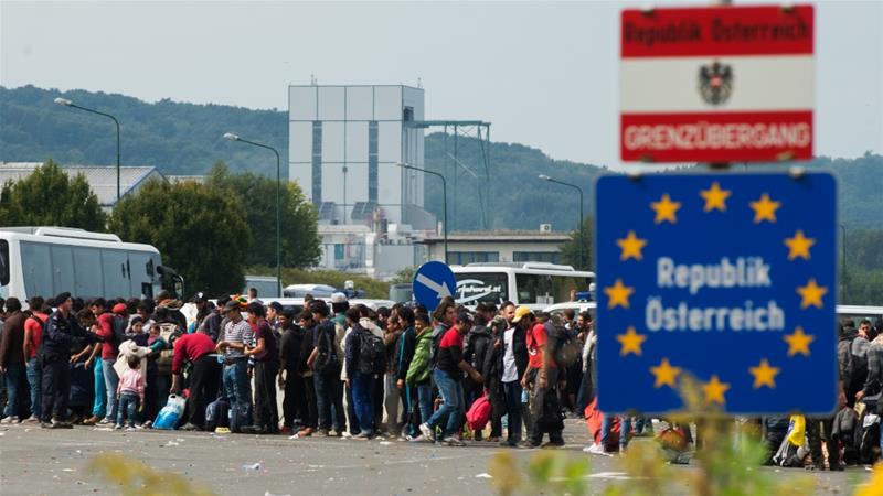 Hungary to detain refugees in container camps on border