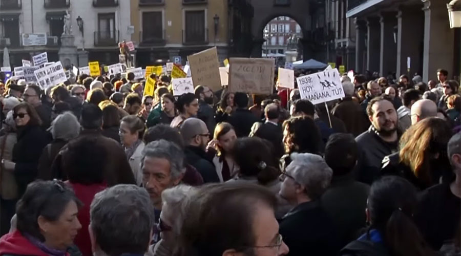 30 Spanish cities march in solidarity with refugees, against ‘Fortress Europe’
