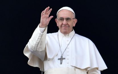 Pope Francis calls on politicians to do more to help refugees and migrants