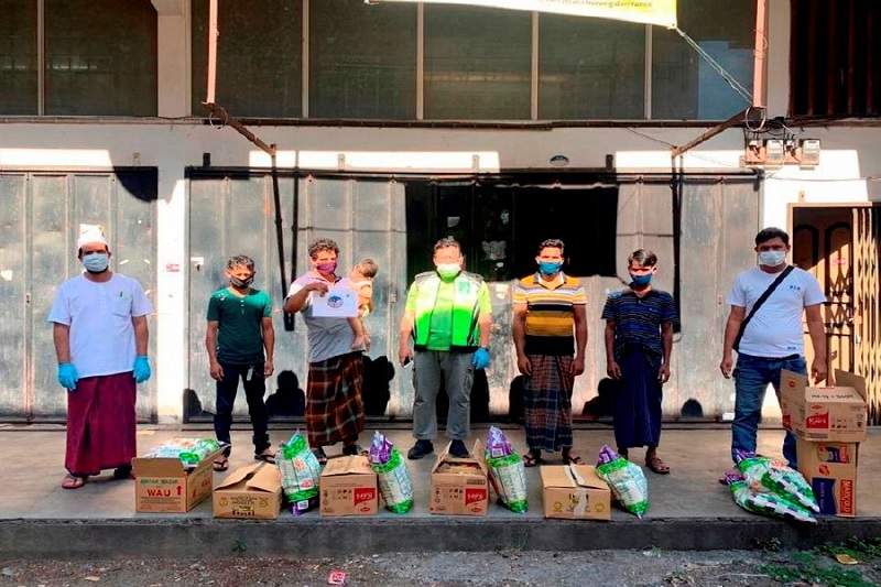 Keep calm, senior minister says on Rohingya issue