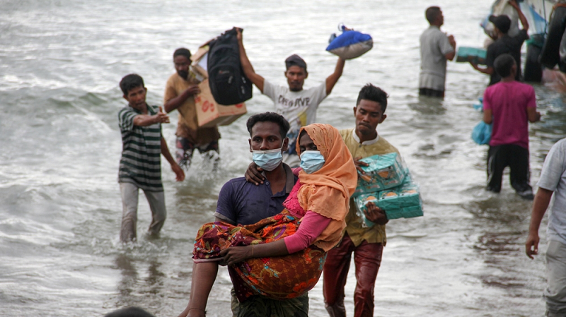 ‘Best of humanity’: Indonesian fishermen rescue stranded Rohingya