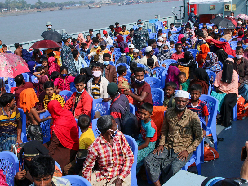 Bangladesh Begins Moving Displaced Rohingya Muslims To Island