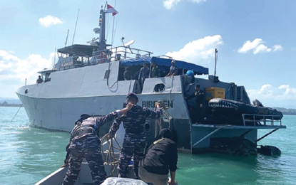 Indonesia admits Rohingya refugees on ‘sinking’ vessel